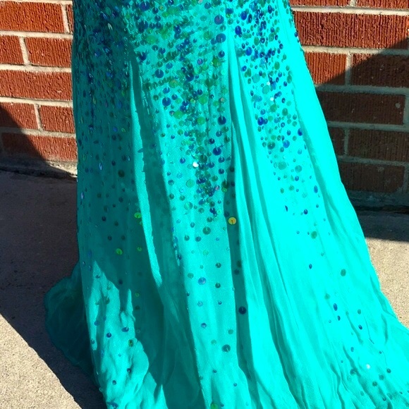 SEAN Collection Formal Gown - Picture 5 of 10